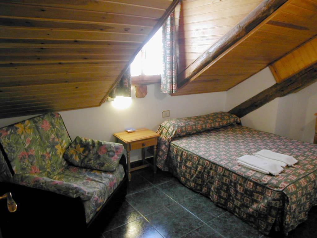 Gabarre Hotel Broto Phòng bức ảnh